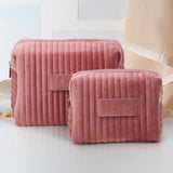 Premium fluwelen make-up tasje Wavy met gepersonaliseerde naamopdruk, zacht materiaal – Motiv 13