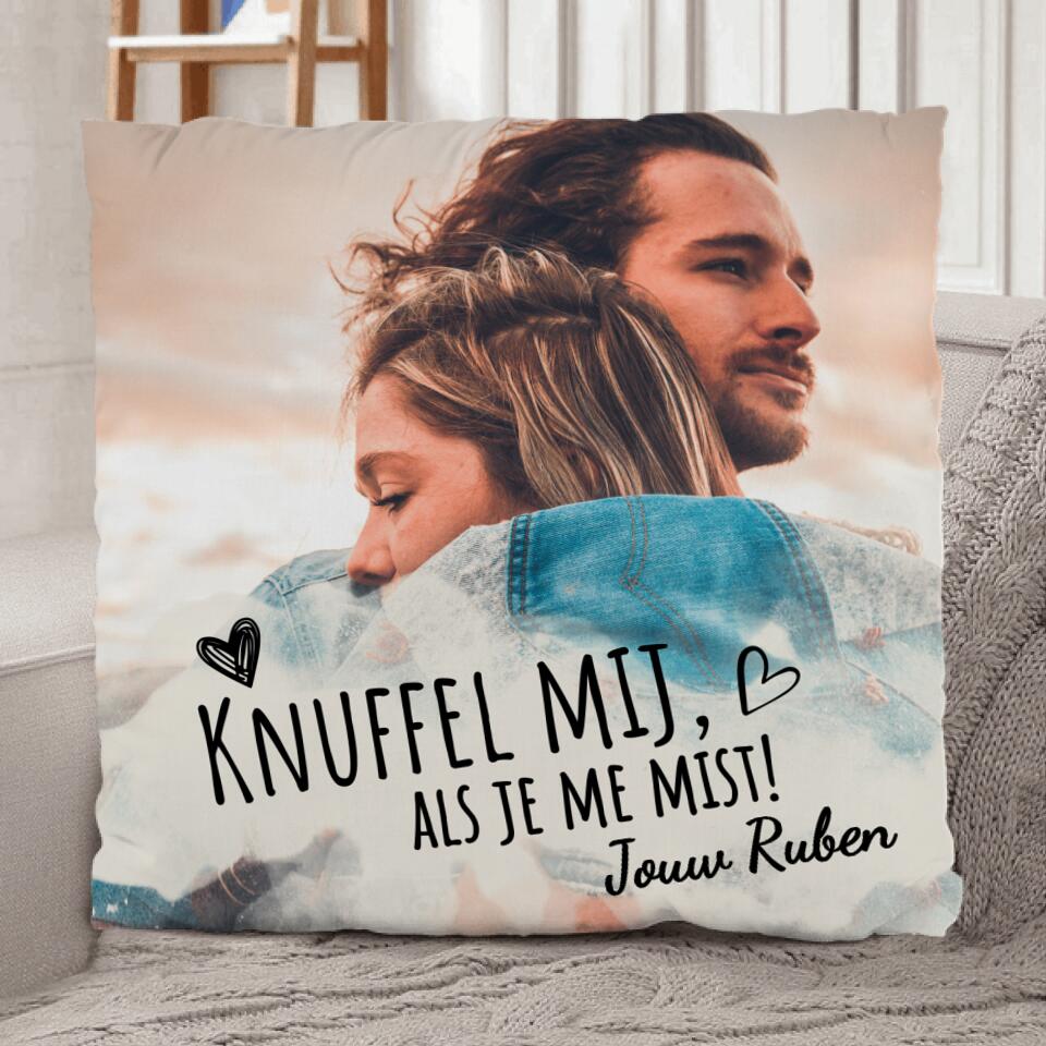 Gepersonaliseerd koppel-kussen Knuffel mij met namen en hartdesign in premium pluche