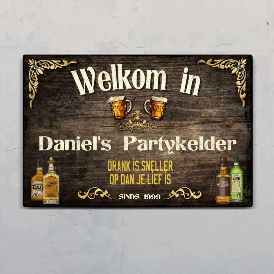 Gepersonaliseerd indoor deurbord Mijn bar met aangepaste naamopdruk en bar-design op Alu-Dibond