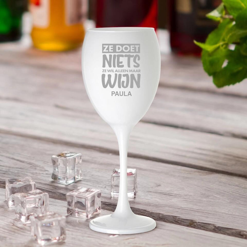 Ze doet niets - Vrienden-Wijnglas