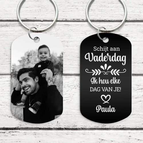 Gegraveerde metalen sleutelhanger zwart voor vaders, personaliseerbaar met namen en ontwerp