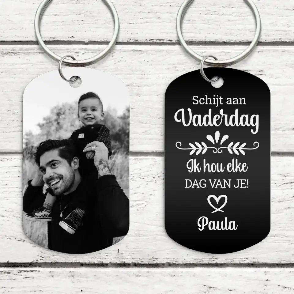 Gegraveerde metalen sleutelhanger zwart voor vaders, personaliseerbaar met namen en ontwerp