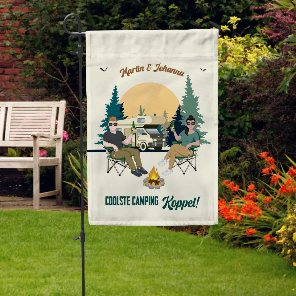 Gepersonaliseerde tuinvlag Camping Koppel met aangepaste namen en ontwerp voor koppels