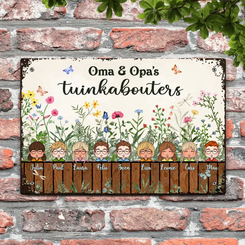 Personaliseerbaar deurbord met kinderfiguren en bloemen voor de tuin van oma en opa – Motiv 2