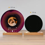 Holzaufsteller mit personalisiert bedruckter Acrylplatte in Schallplattenoptik - gefertigt von Love & Faith
