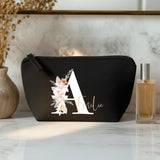 Jouw Initiaal - Vilten make-up tasje met personaliseerbare bloemeninitialen en naamdesign