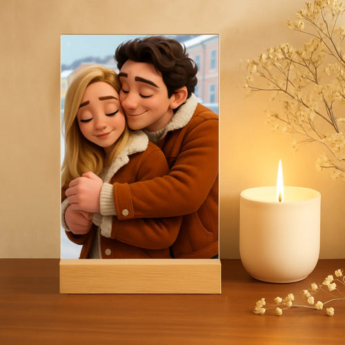 Gepersonaliseerde acryl display met cartoon-effect en levendige kleuren, ideaal als cadeau
