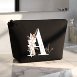 Jouw Initiaal - Vilten make-up tasje met personaliseerbare bloemeninitialen en naamdesign