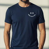 Cool Dads Club – Gepersonaliseerd T-shirt met rugprint voor papa voor Vaderdag (donker)