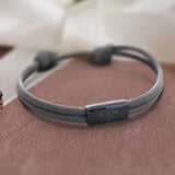Vrienden – Gepersonaliseerde armband, gegraveerd met initialen en een symbool voor vrienden en partners