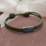 Vrienden – Gepersonaliseerde armband, gegraveerd met initialen en een symbool voor vrienden en partners